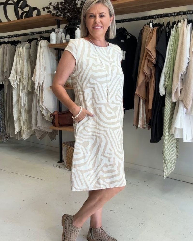 Evanna – Abstract Print Midi Dress