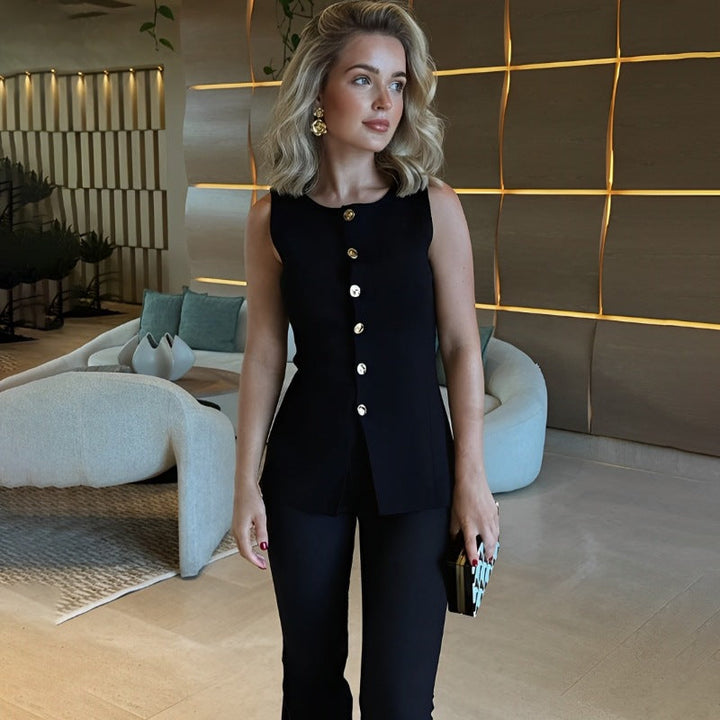 KELLY | ELEGANT SLEEVELESS BUTTON TOP