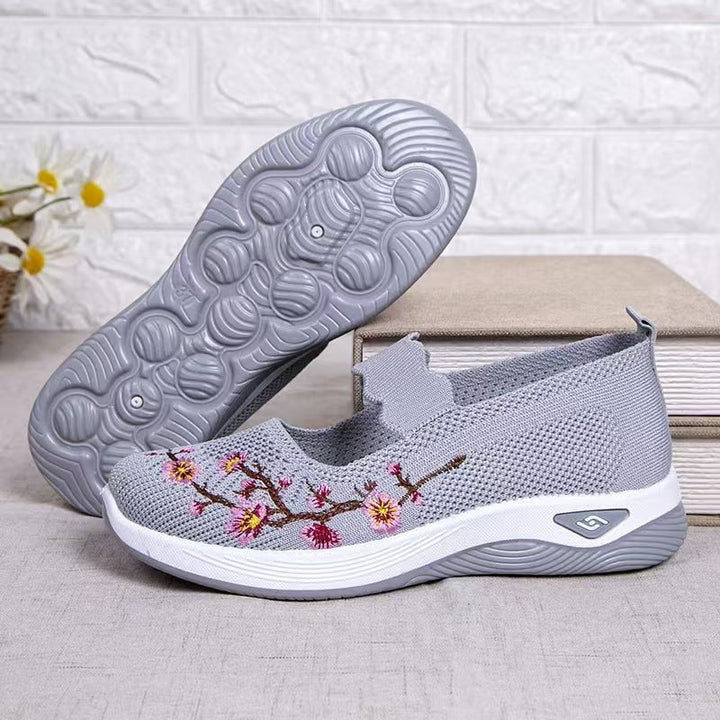 TRACY | ORTHOPAEDIC SLIP-ON SHOES WITH FLOWER EMBROIDERY