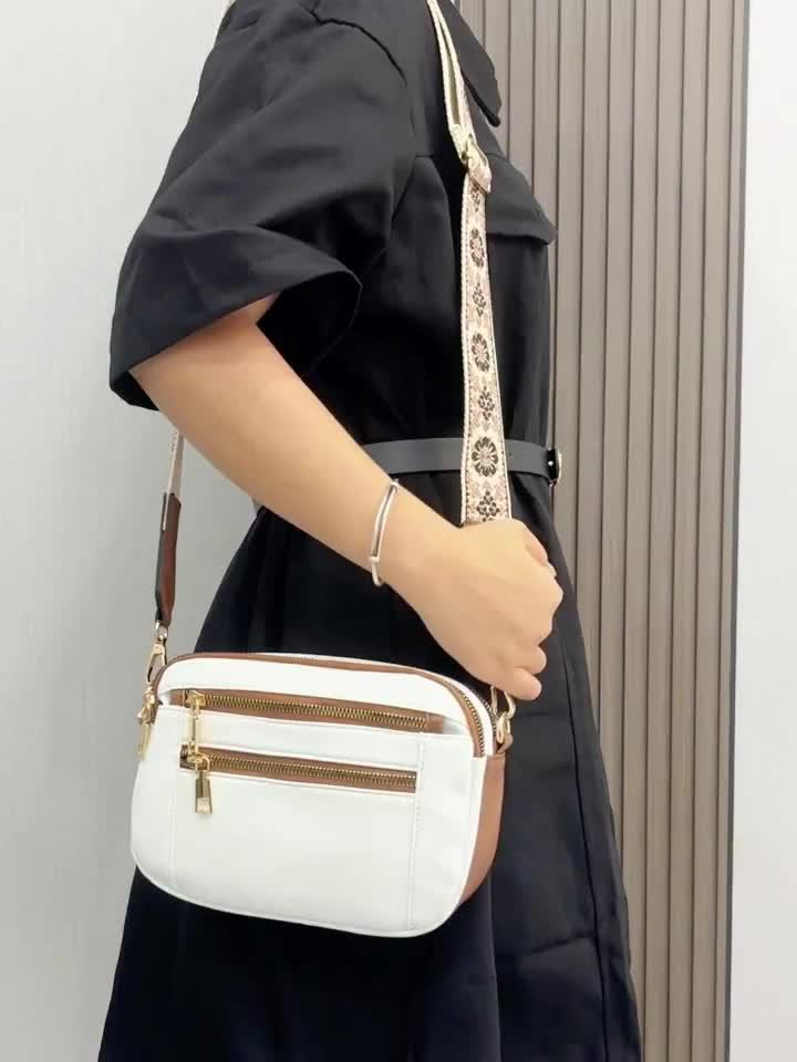Fashionable Square Shoulder Bag for Women