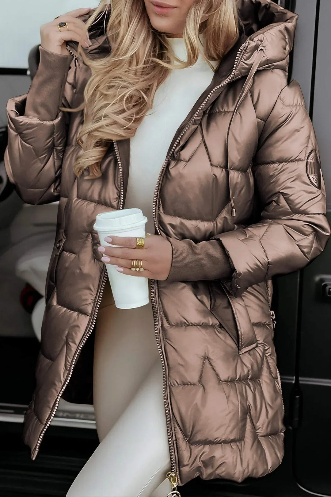 Nayumi – Elegant Winter Hooded Coat with Padding