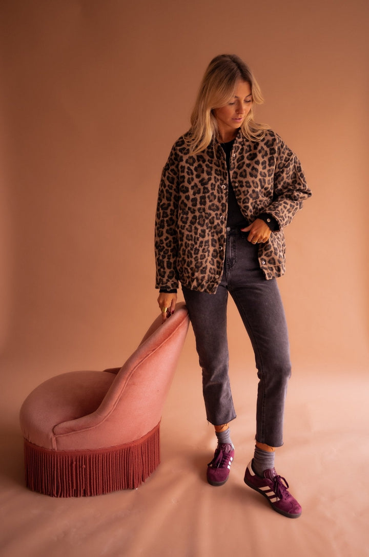 Priscilla – Chic Leopard Print Jacket