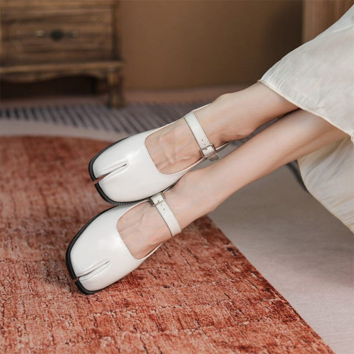 Evannah – Elegant Split-Toe Leather Flats
